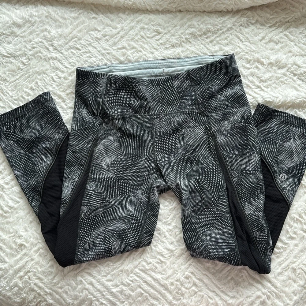 Lululemon | Size 6 | Run Off Route Mid- Rise Crop 21” Velocity Mesh Leggings